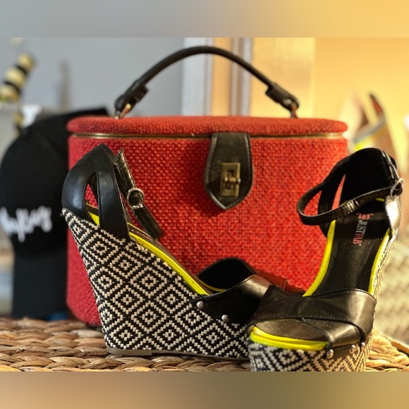 JustFab - Picture 2 of 4